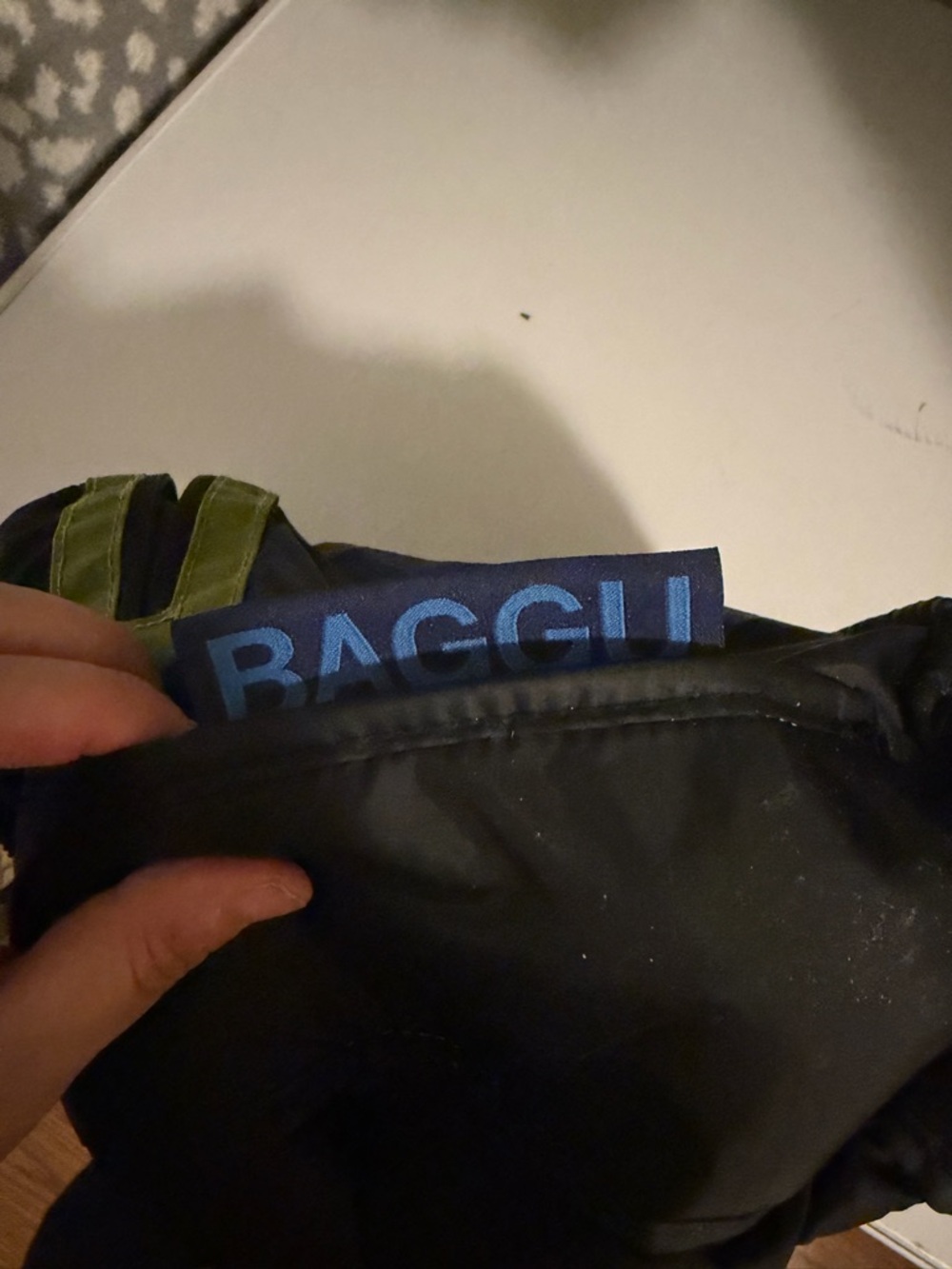 Baggu Avocado Green Mini Nylon Hobo Shoulder Bag - Picture 3 of 3